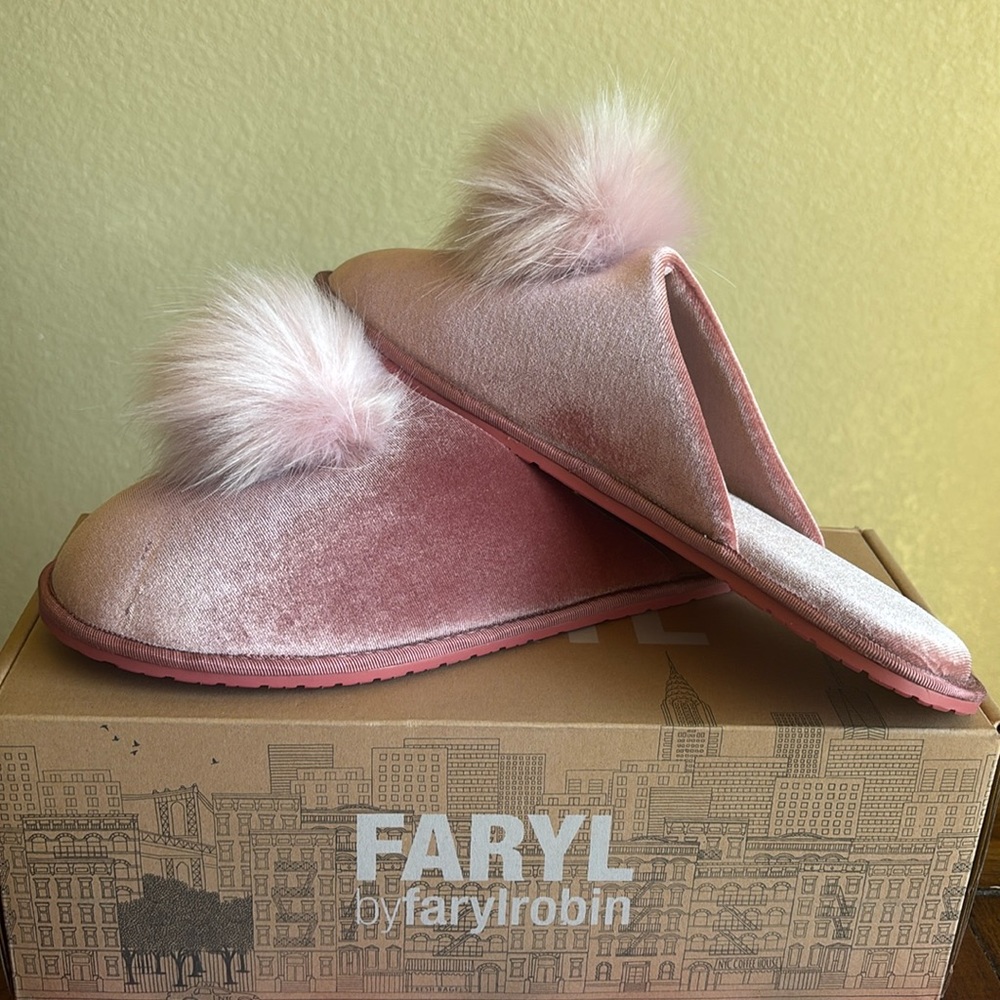 🌟NWOT🌟Farylrobin Pink Pom-Pom Slippers sz 10